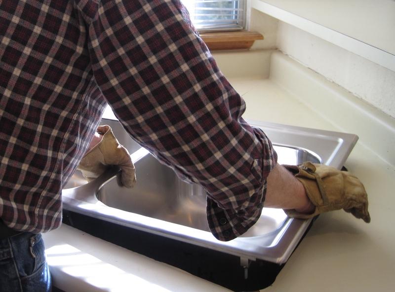 Mosogatótálca bekötése helytakarékosan