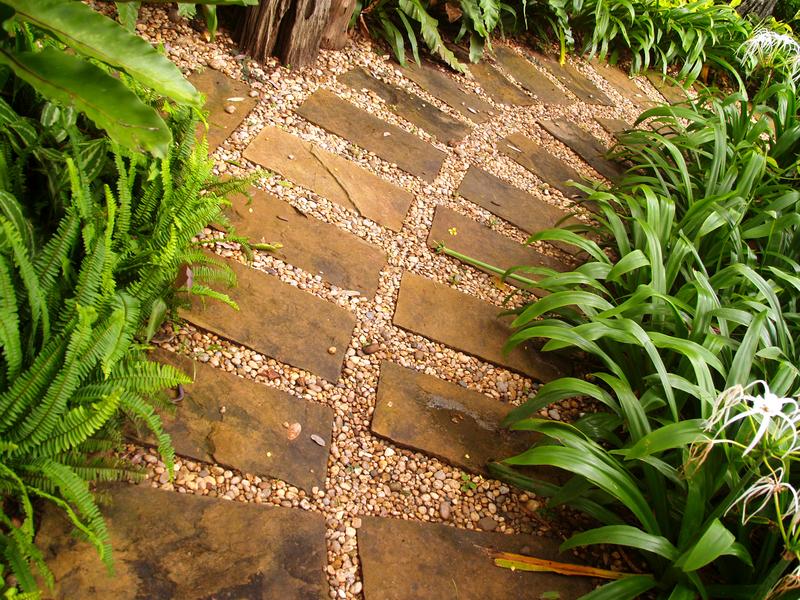 Lépésről lépésre: kerti út téglából