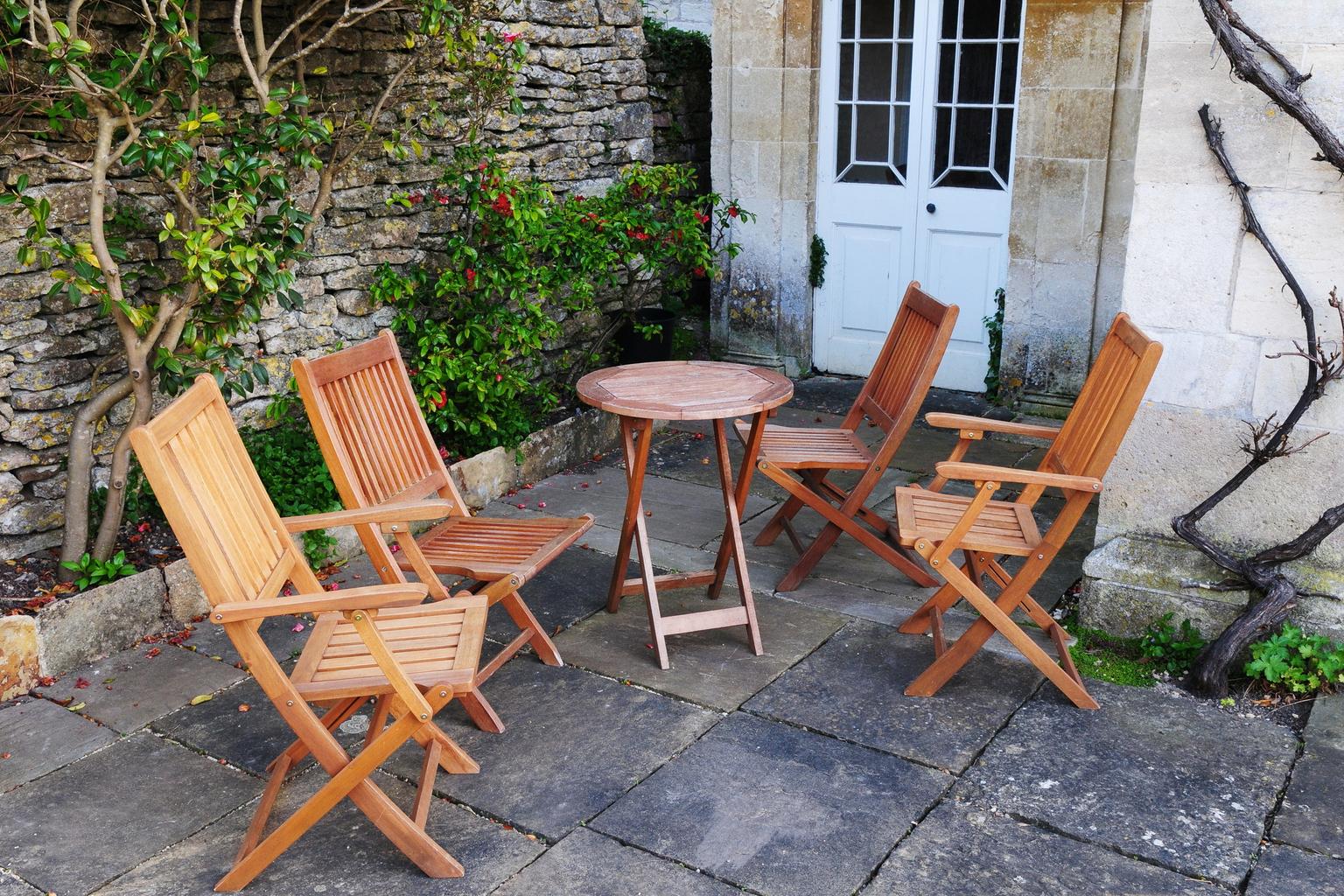 Fa kerti bútor kisokos