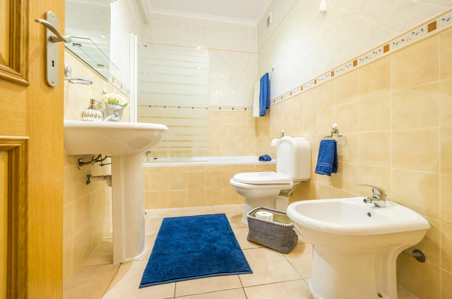 Fürdőszobaszőnyeg: dekoráció és balesetvédelem egyben