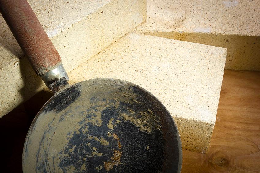 Samott tégla: amiben a kandallók és kályhák melege lakik