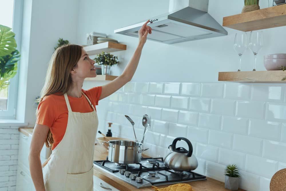 Páraelszívó szerelési magassága: hova tedd az elszívót a konyhában?