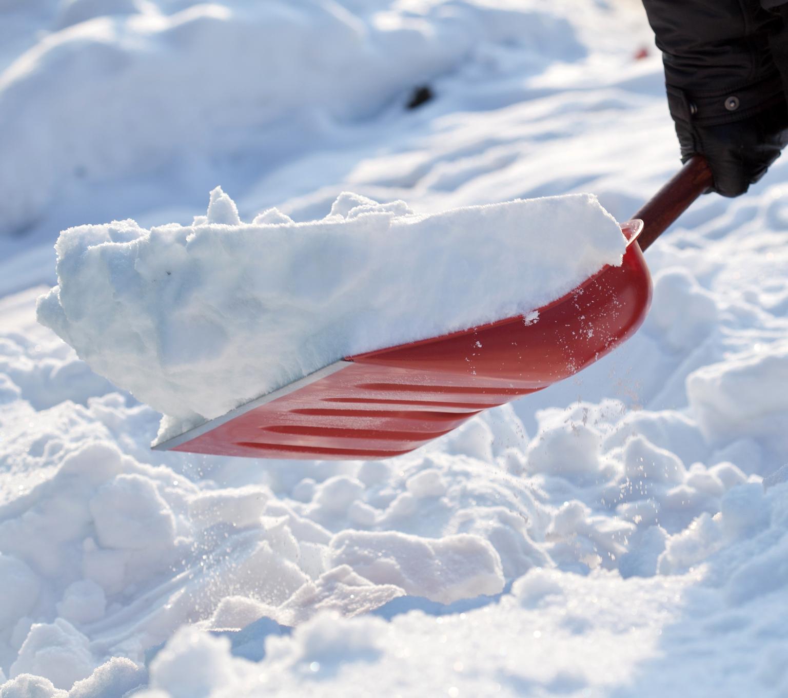 Van új a hó alatt! Hogyan végezzük a csúszásmentesítést?