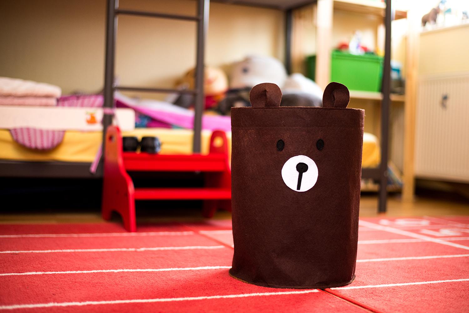 Rendetlenség ellen készíts macis tárolót a gyerekszobába!