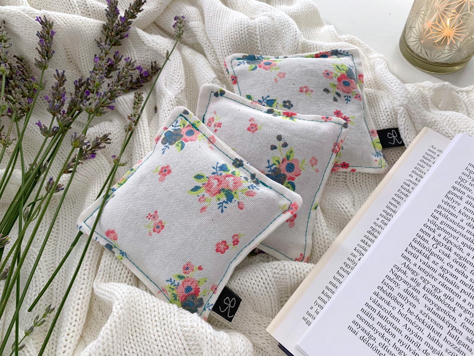 Így készülnek a mesés levendulapárnák