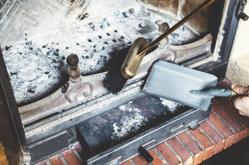 Kandalló tisztítása, karbantartása, felkészítése fűtési szezonra