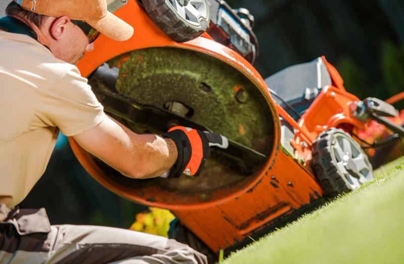 Benzines kerti gépek karbantartása: 7 mulaszthatatlan teendő