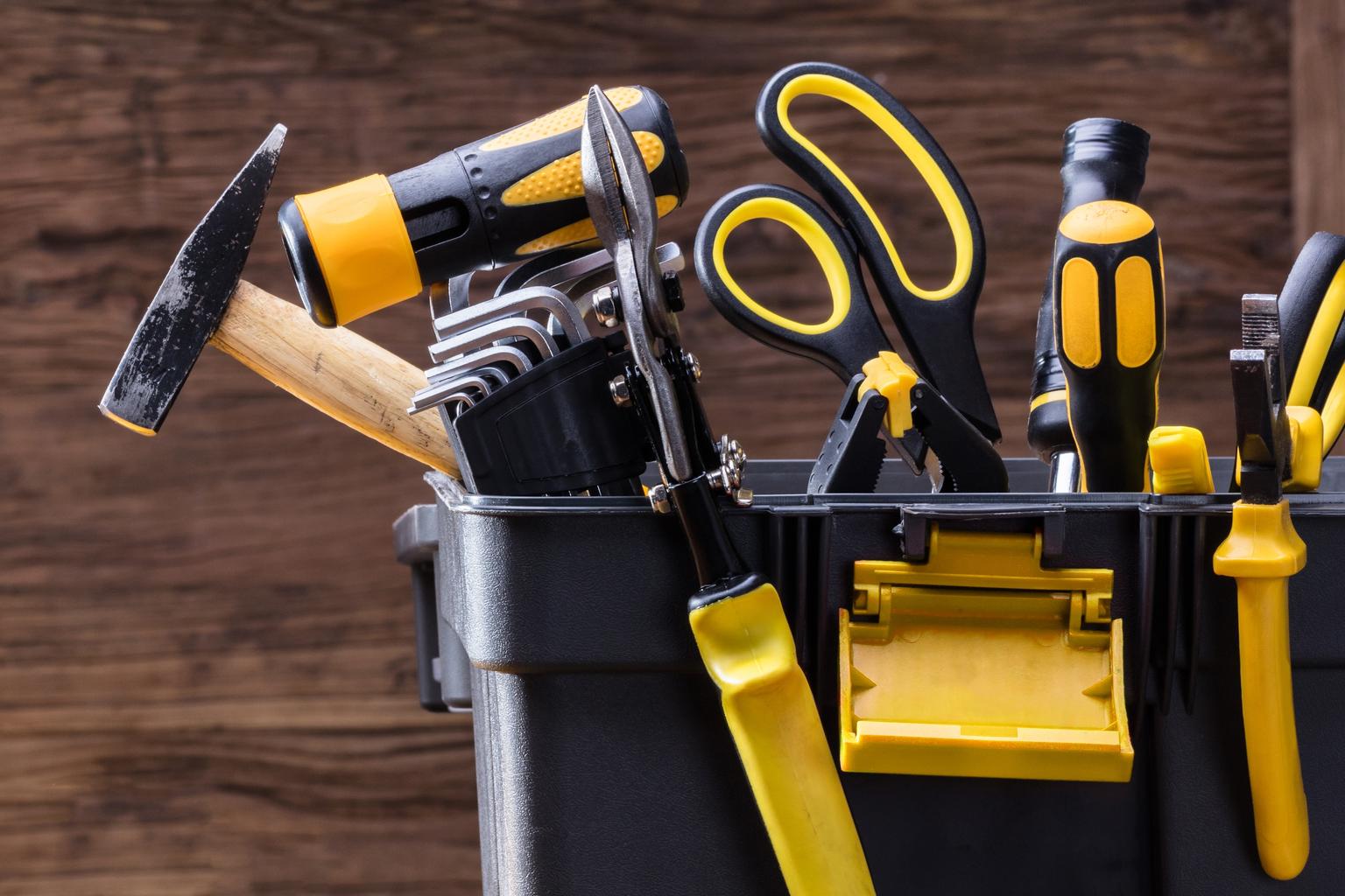 Szerszámok és gépek kezdőknek és profiknak