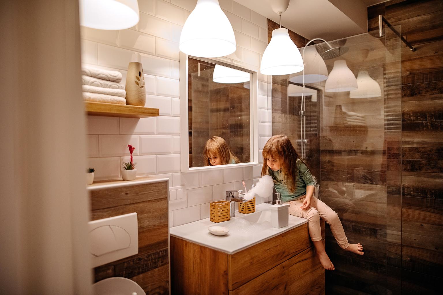 Fürdőszobai és konyhai lámpa