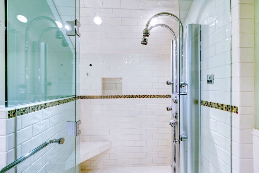 falra szerelhető elektromos termosztátos zuhanyrendszer