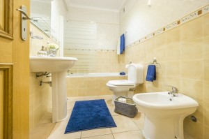 Fürdőszobaszőnyeg: dekoráció és balesetvédelem egyben