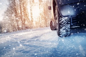 Az autók felkészítése a téli időszakra – 5 tipp a gondtalan vezetéshez
