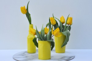 Csináld magad: tavasznyitó merész sárga váza
